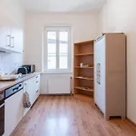 Apartment Revliving Premium Horn
