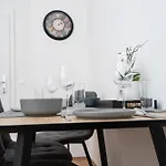 Revliving Premium Horn Apartment *